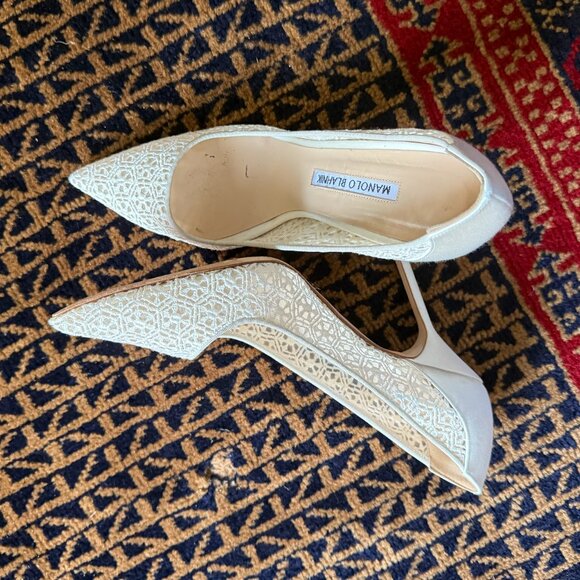 7.5 Manolo Blahnik White Lace Heels - Picture 1 of 3
